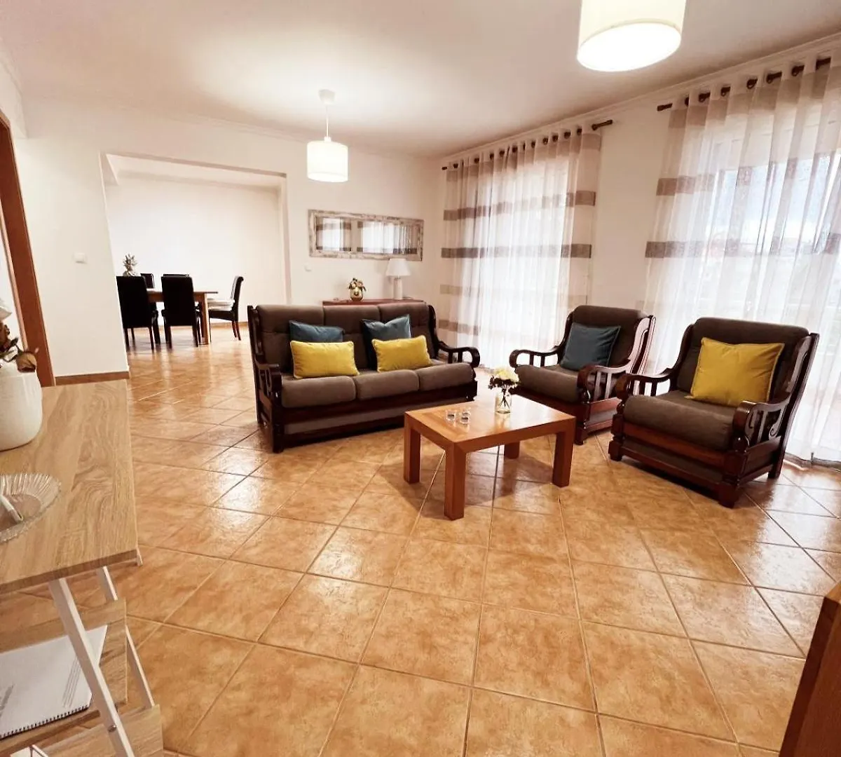 Villa Abreu contacts